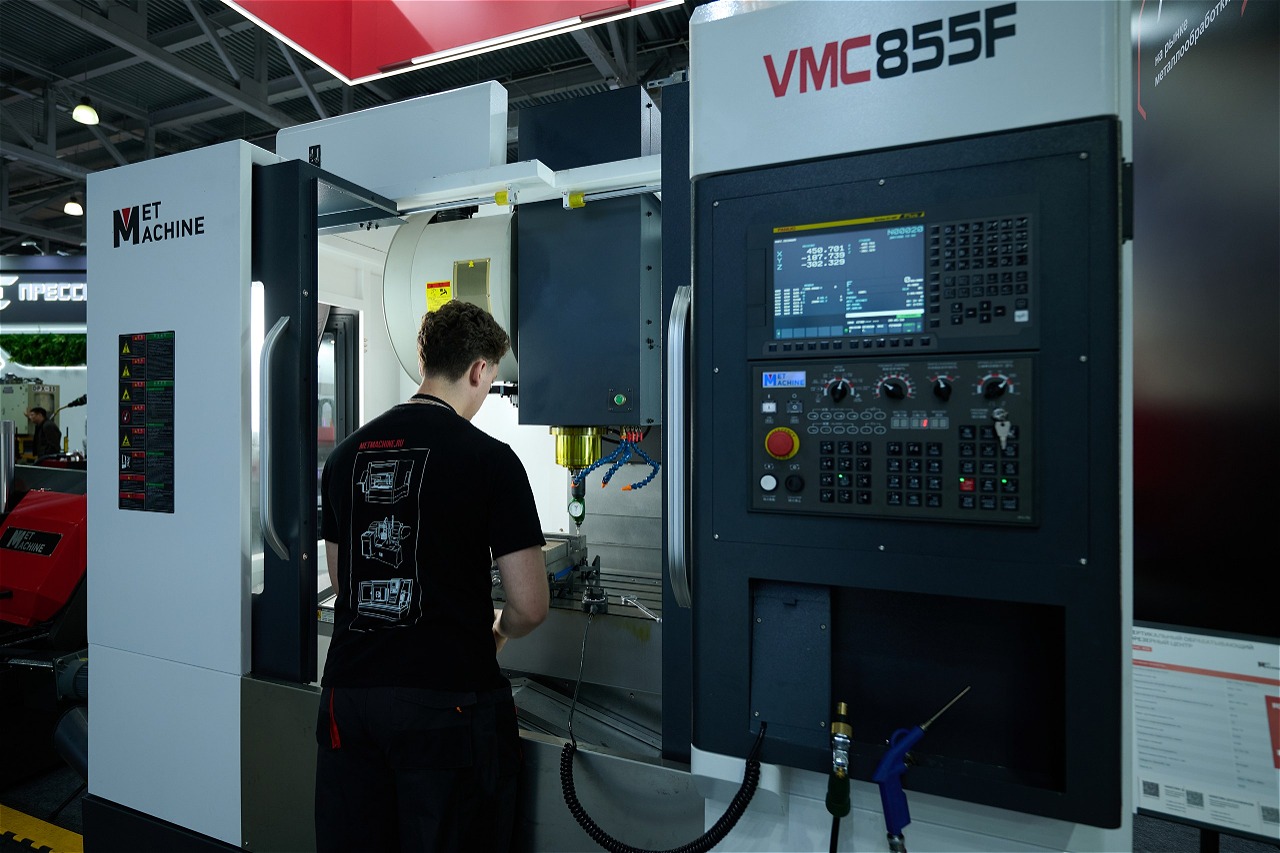 Вертикальный обрабатывающий центр MetMachine VMC855F - 3